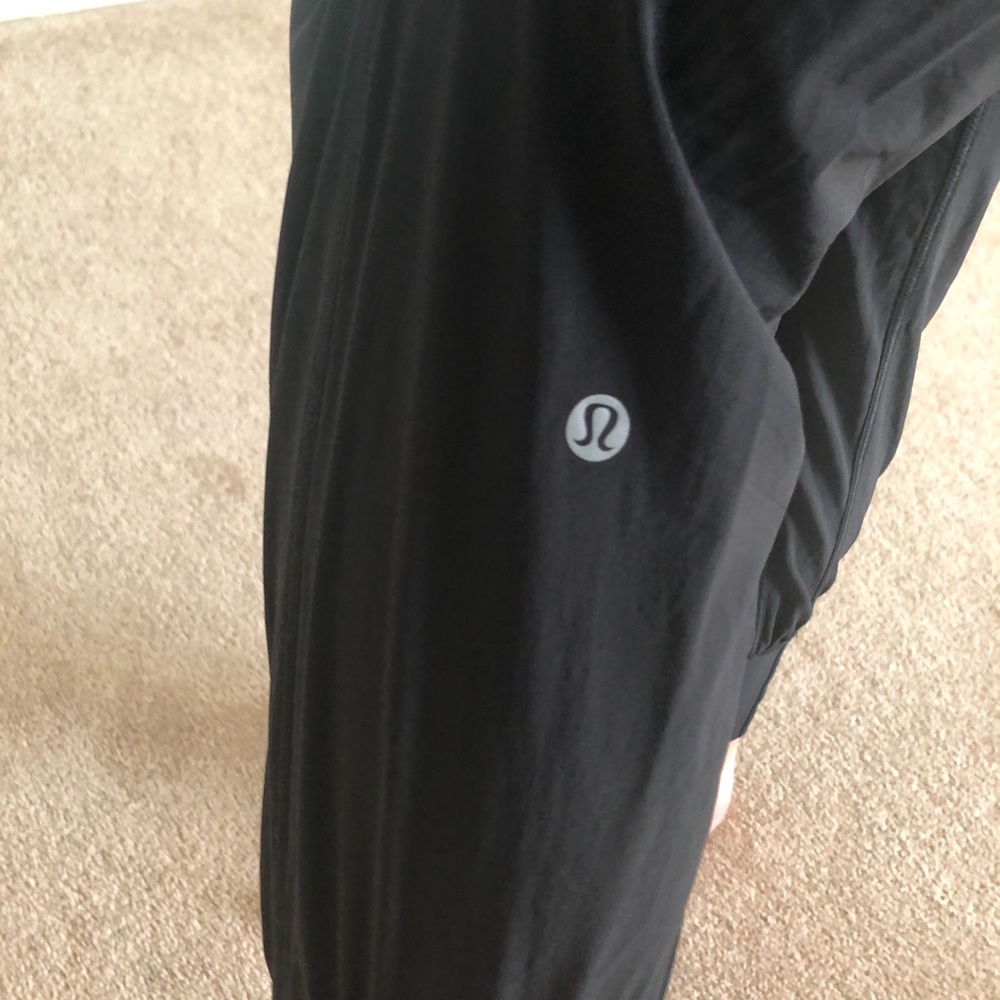 Lululemon black joggers pants